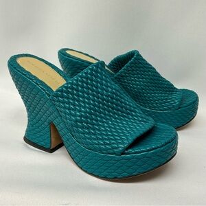 Bottega Veneta Teal Quilted Platform Mule Sandals 7.5 / 37.5